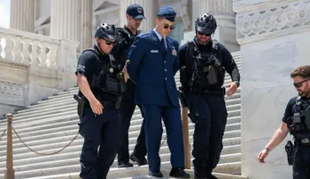 Detienen nuevamente a militar estadounidense que pidió juicio político a Trump