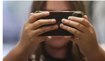 Malasia planea prohibir redes sociales a menores 16 años desde 2026