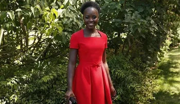 Lupita Nyong'o brilla en el jardín de Christian Dior 