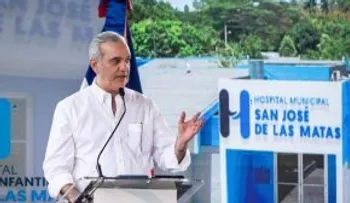 Abinader entrega 1,750 títulos de propiedad en Los Alcarrizos y destina RD$75.5 millones a salud en San José de las Matas