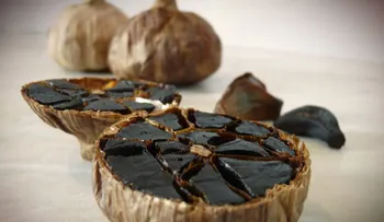 Comer ajo negro ayuda en problemas de virilidad e hipertensión