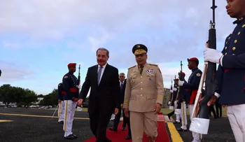 Medina salió para Haití para la toma de posesión del presidente de ese país