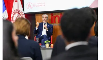 Abinader atribuye altos combustibles a crisis internacional