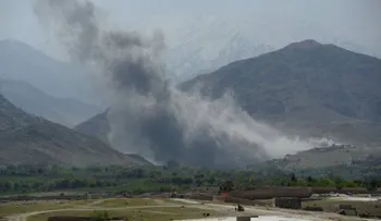Estados Unidos lanza La MOAB su más poderosa bomba no nuclear en Afganistán: Es "la madre de todas las bombas" (VIDEO)