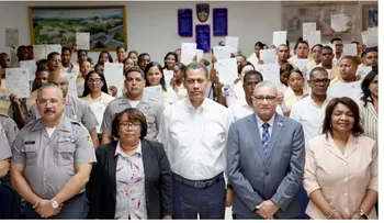 Más de 100 policías del Sur se gradúan en tecnología