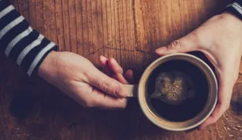 Joven muere por consumir cafeína en exceso