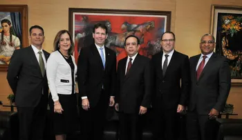 Gobernador del Banco Central recibe a ejecutivos del Scotiabank