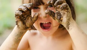 Las historias reales de los niños que fueron criados por animales 