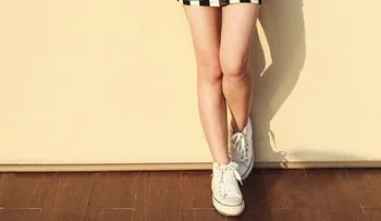 Cómo vestir a la moda con zapatillas deportivas