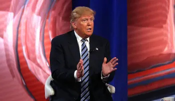 Los trajes y las corbatas de Trump tienen la etiqueta hecho en China