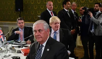 Tillerson visita Reino Unido en medio de una disputa por las filtraciones
