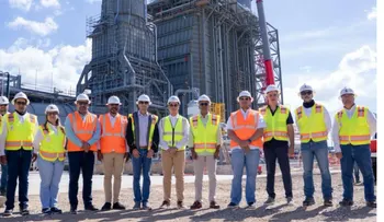 Joel Santos supervisa avances planta Energía 2000