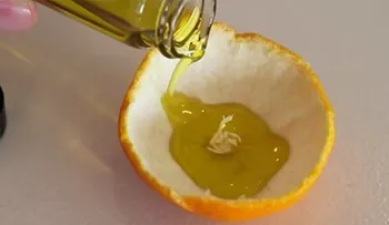 Mi vecina siempre echa aceite de oliva en una mandarina, cuando descubrí su secreto corrí a mi casa a intentarlo.