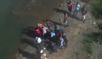 Un obrero haitiano cae de puente fronterizo en Dajabón