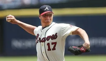 Miller coquetea con juego sin hits, Bravos derrotan a Dbacks 