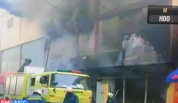 Fuego afecta importadora de Villa Consuelo