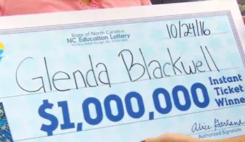 Se gana 1 millón de dólares, mujer que no creía en la lotería