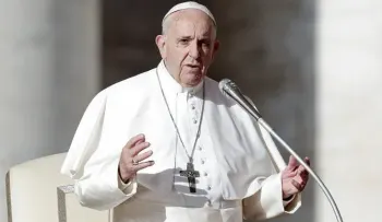 El papa lamenta que pueblos cristianos piensen en hacer la guerra; se refiere al conflicto Rusia-Ucrania