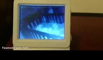 Madre capta dos supuestos fantasmas visitando su bebé (VIDEO)     