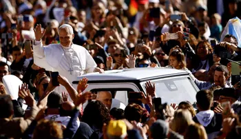 El papa León XIV vota por correo en las elecciones de mitad de mandato de EE.UU. y se convierte en el primer pontífice en sufragar en un proceso secular