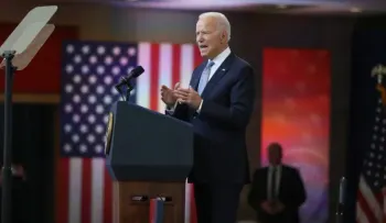 Biden estudia reautorizar remesas y enviar más diplomáticos a Cuba