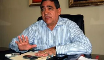 Regidores votan para que suspendan alcalde de San Francisco acusado de corrupción