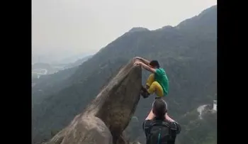 Un hombre cae el precipicio...ver para creer lo que sucedió (VIDEO) 