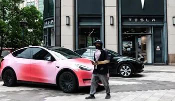 Tesla sufre caída en entregas en Shanghuia por fuerte competencia de marcas locales