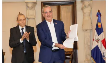 Funcionarios no podrán participar en empresas que contraten con el Estado