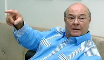 Dicen Hipótilo no puede inmiscuirse en asuntos del PRD, porque no es miembro del partido