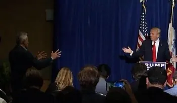 Trump hace sacar de rueda de prensa a presentador de Univision Jorge Ramos
