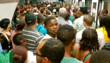Paralizan Metro de Santo Domingo