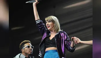 Taylor Swift sale invita de una demanda de derechos de autor en su contra