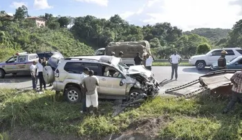 Cinco muertos y dos heridos al chocar de frente jeepeta y carro
