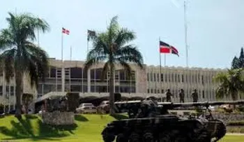 Ejecutivo asciende más de 10 mil miembros de las Fuerzas Armadas