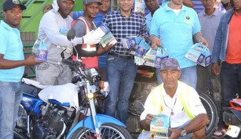 Despertar Nacional y OTTT donan botiquines a motoconchistas de Lucerna