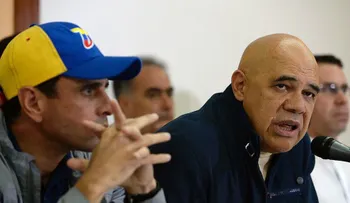 Prohíben a los opositores Henrique Capriles y Jesús Torrealba salir de Venezuela