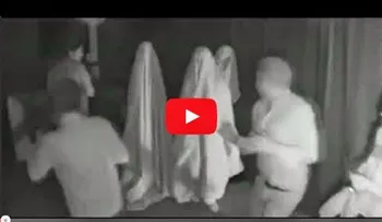 Video: Amantes del terror se llevan el susto de sus vidas