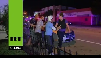 FUÃ?RTES IMÁGENES: La Policía evacúa a las víctimas del sangriento tiroteo en Orlando