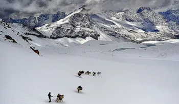 Te llavamos a Bara Bangal, el pueblo más remoto del Himalaya