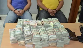DNCD apresa dos hermanos, le ocupa US$313,473 dólares