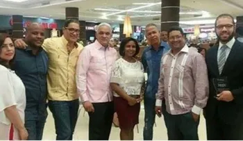 Buscan convertir la chacabana en la indumentaria de todos los  eventos