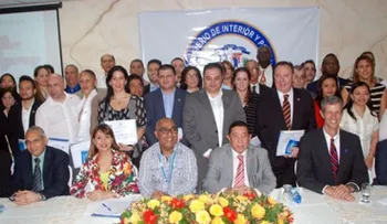 Juramentan como dominicanos a 51 extranjeros