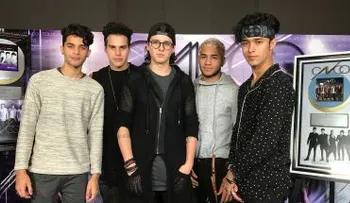 Así suena "Mi Medicina", el nuevo tema de CNCO