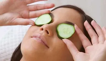 Como eliminar esas pequeñas bolsitas y ojeras que aparecen debajo de tus ojos
