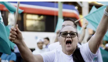Costa Rica vota entre la continuidad y 19 opciones políticas