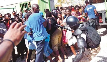 Haitianos atacan convoyes llegan al país con ayuda