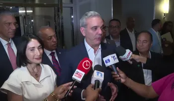 Abinader teme o no confía en la prensa dominicana de N. York