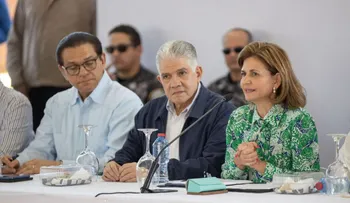 Vicepresidenta se reúne con más de 120 juntas de vecinos de Santiago Oeste; promete soluciones a inquietudes