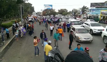 Gobierno sancionará funcionarios utilicen vehículos del Estado en caravanas
